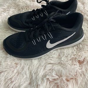 Gently used womens Nike sneakers size 7